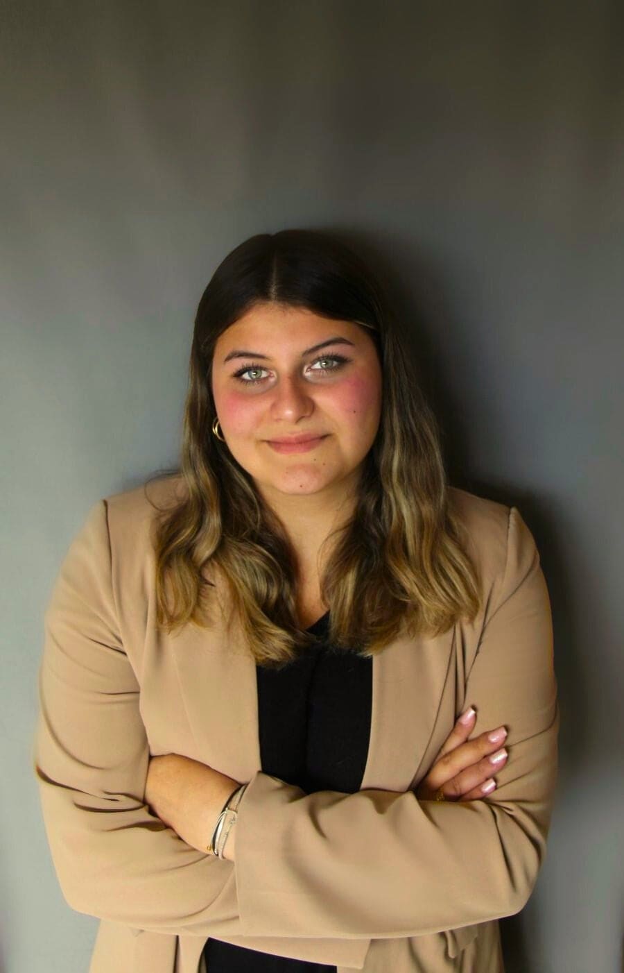 Portrait de Lucie Ellia, cheffe de projets événementiels